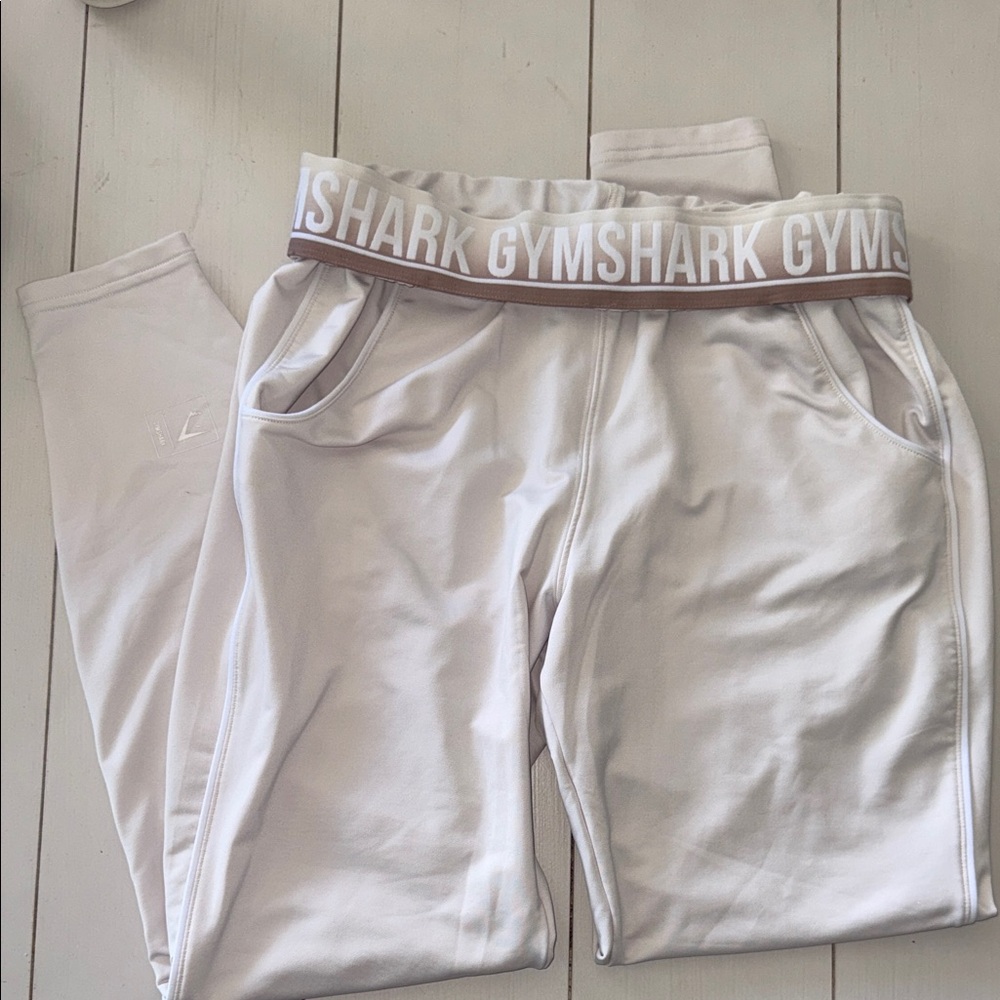 Gymshark Recess Joggers Cream Beige Women's Size M |
High-Waisted Athletic Pants